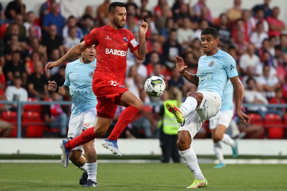 Gil Vicente goleia Riga