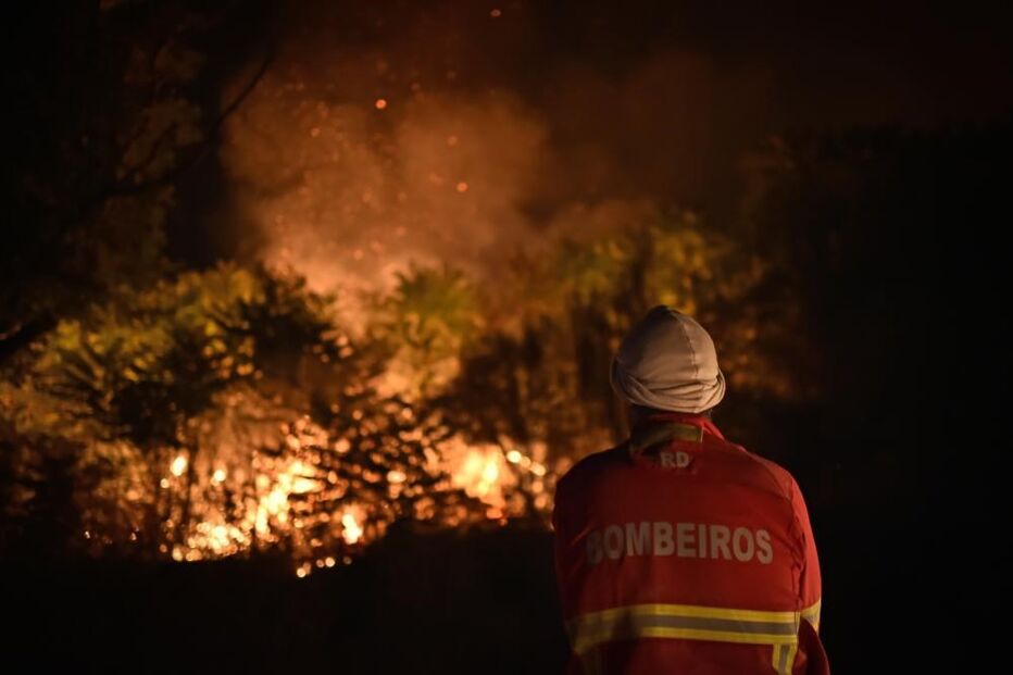 Incêndio na Covilhã não dá tréguas