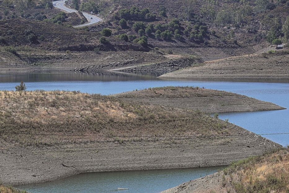 Barragem de Beliche, seca, água