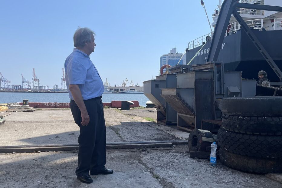 Guterres durante visita ao porto de Odessa