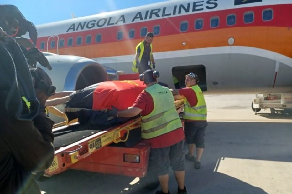 Corpo de José Eduardo dos Santos em Barcelona, antes de seguir para Angola 