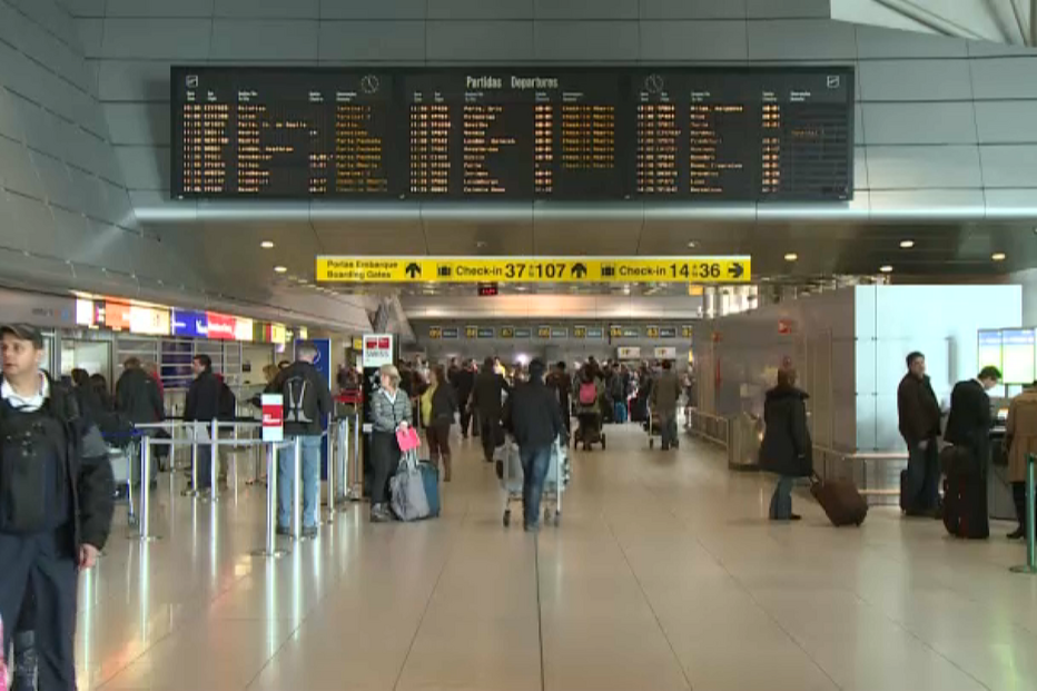 Emigração aumenta com fim de restrições da Covid-19