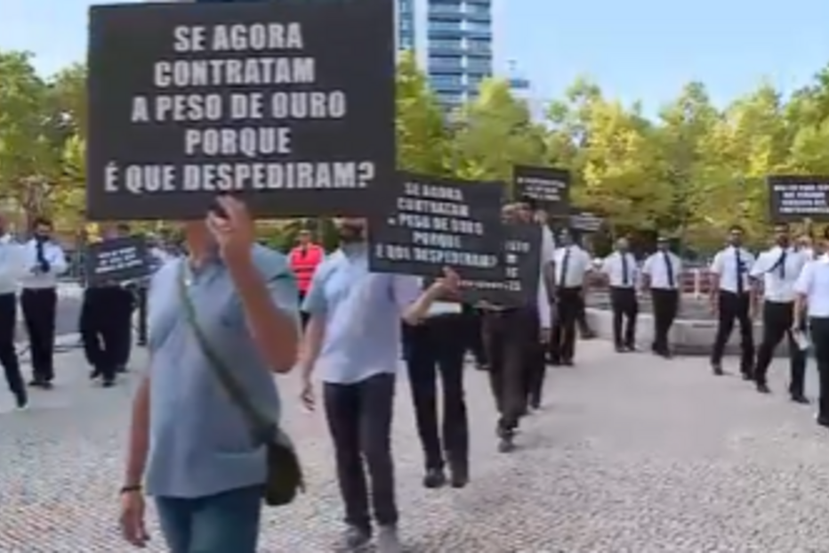 Fogo junto ao Almada Fórum