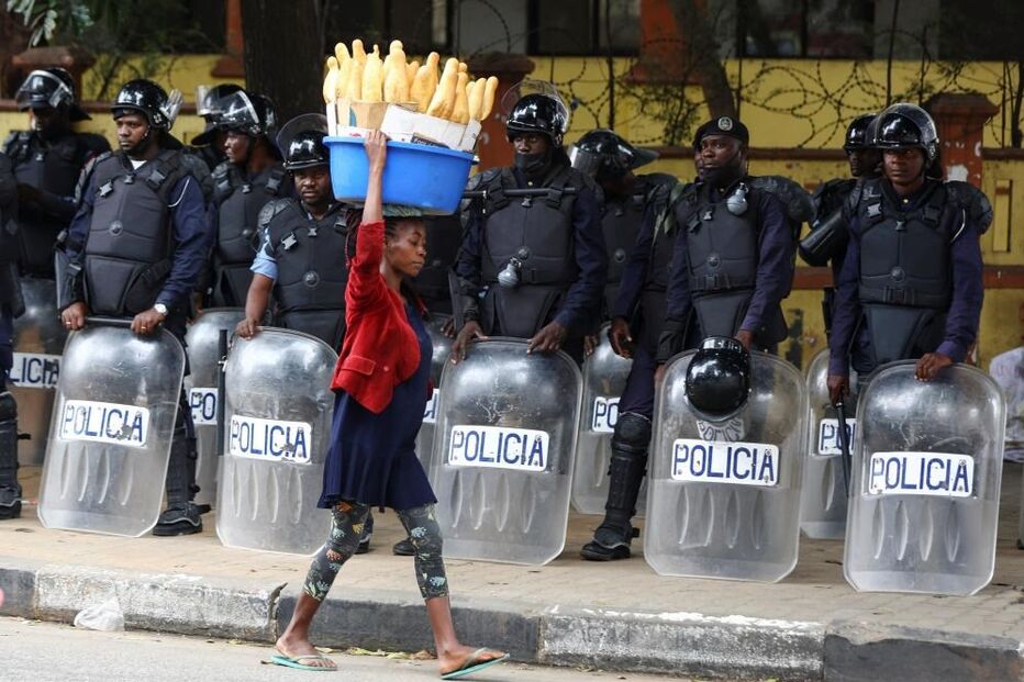 polícia, angola, mercado, luanda, eleições, protestos