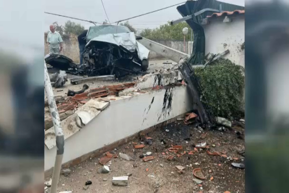 Jovem morrem em despiste após embater contra muro e poste da luz