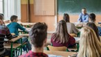 Autonomia para escolas escolherem professores afasta sindicatos e Ministério na primeira reunião