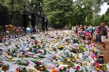 Isabel II, morte, Inglaterra, Família Real