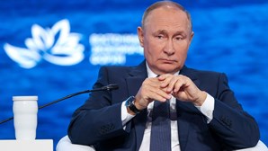 Putin afirma que referendos de anexação visam "salvar a população" russófona