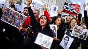 Irão: Manifestações multiplicam-se na Alemanha pela "mudança" que "só uma revolução poderá trazer"