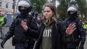 Mais de 680 detidos em protestos na Rússia contra mobilização decretada por Putin