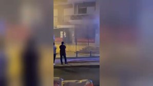 Incêndio em restaurante de Massamá leva à evacuação de prédio de seis andares