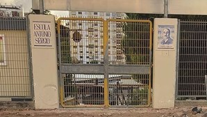Jovem de 15 anos esfaqueia rival no recreio da escola em Sintra