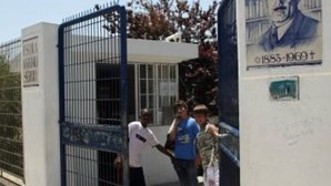 Jovem de 15 anos que esfaqueou colega na escola em Sintra fica num centro educativo em regime fechado