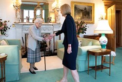 Rainha Isabel com a Primeira Ministra, Liz Truss