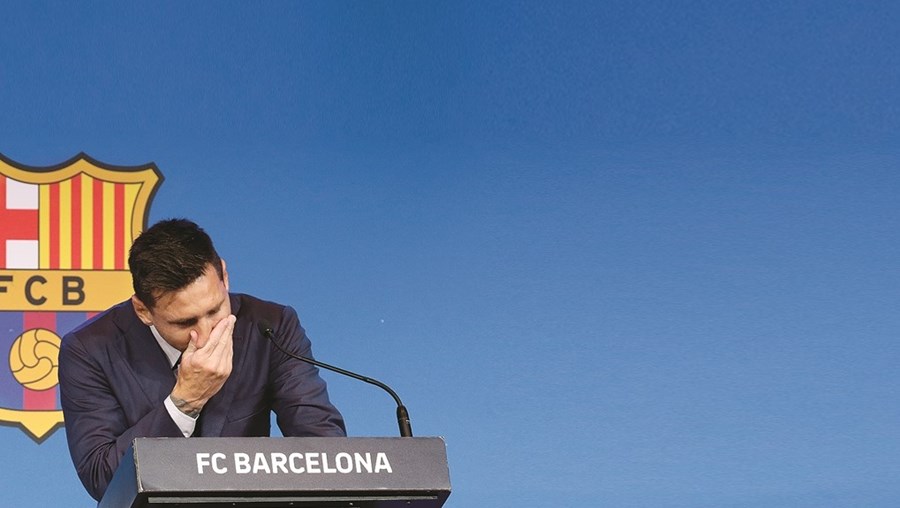 Messi chorou quando anunciou a despedida do Barcelona