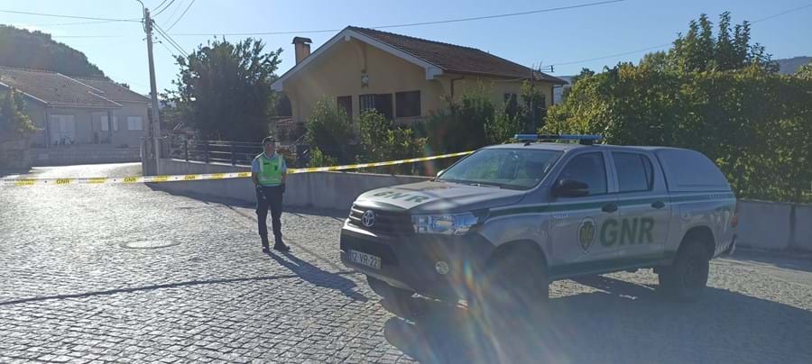 Homem sequestra mulher e filhas na própria casa em Amares durante duas horas