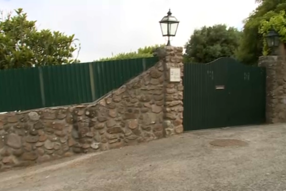 Gang armado rouba turismo local em Colares