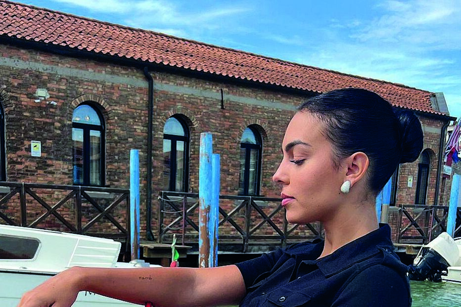 Georgina Rodríguez mostra a palavra 