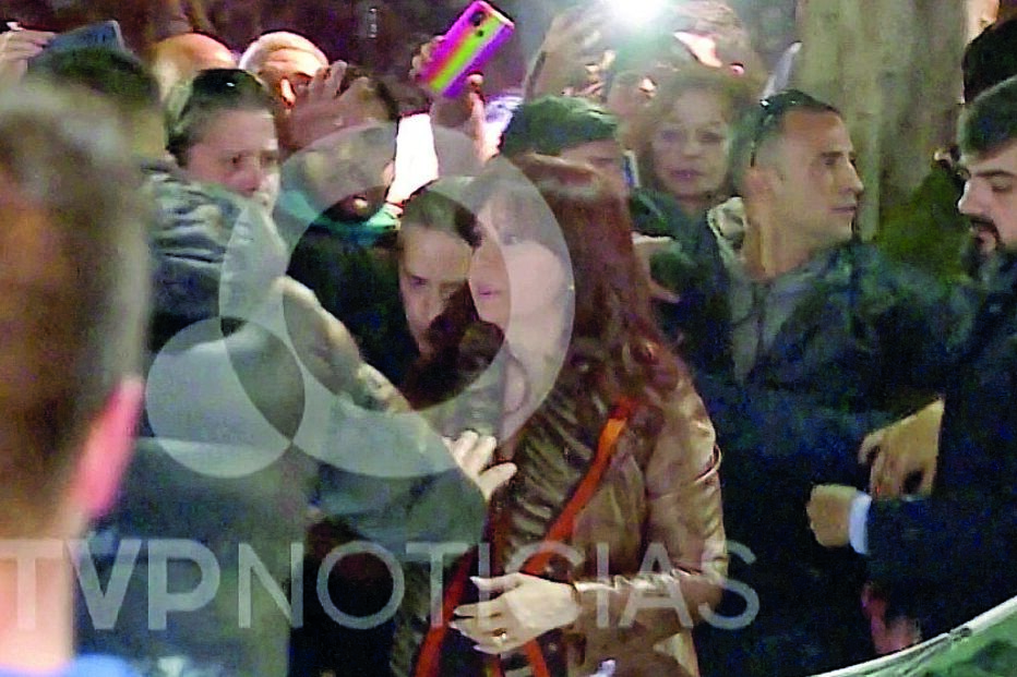 pistola, ameaça, Cristina Kirchner