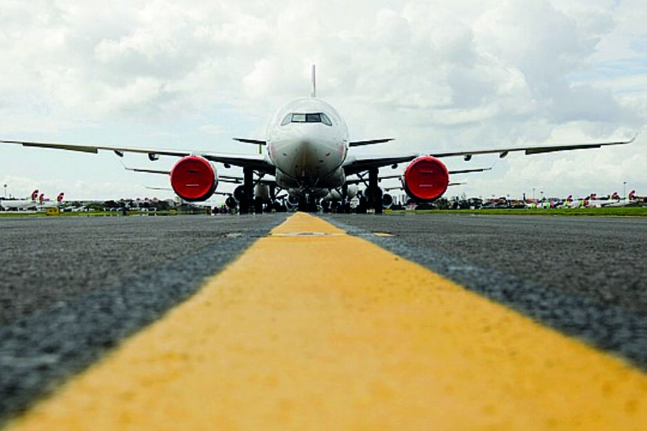 Voos, aeroporto, avião