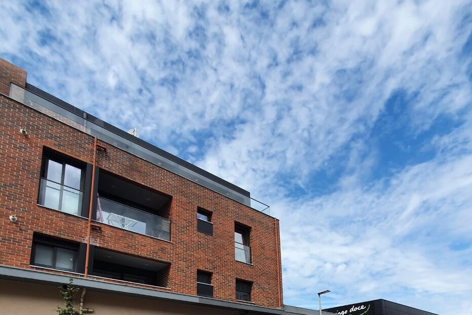 Incêndio destrói sistema de extração de fumos de restaurante em Espinho