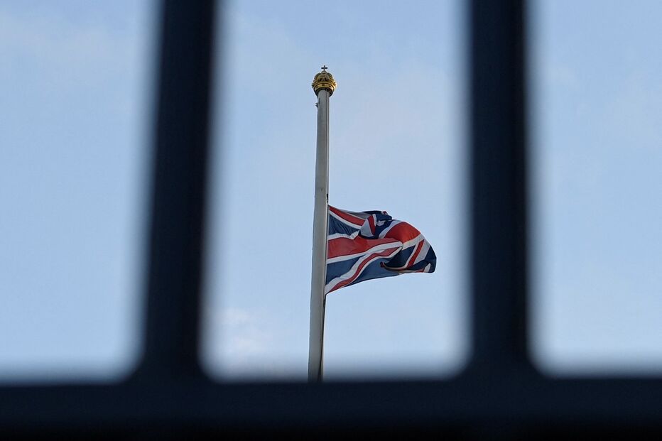 Bandeira de Inglaterra a meia haste