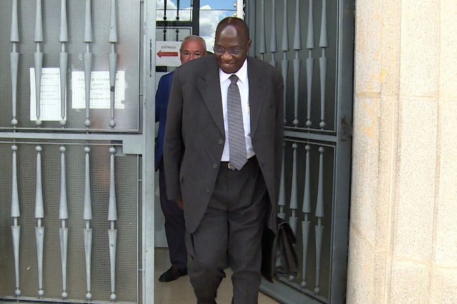 Falta de assinatura adia leitura de acórdão de médico julgado por violação