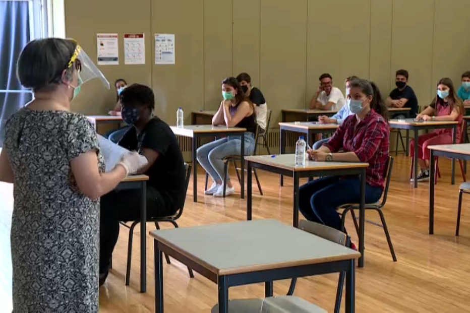 Faltam professores de Informática e Geografia