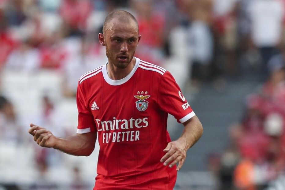 Aursnes luta por um lugar no onze