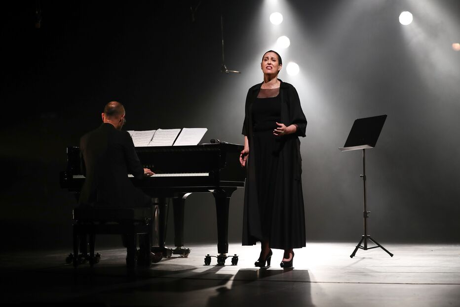 2022-09-22_09_59_23 COR - JORNAL 15 791-P28-29-corrigido-Correio da Manha_Page_1_Image_0003.jpg