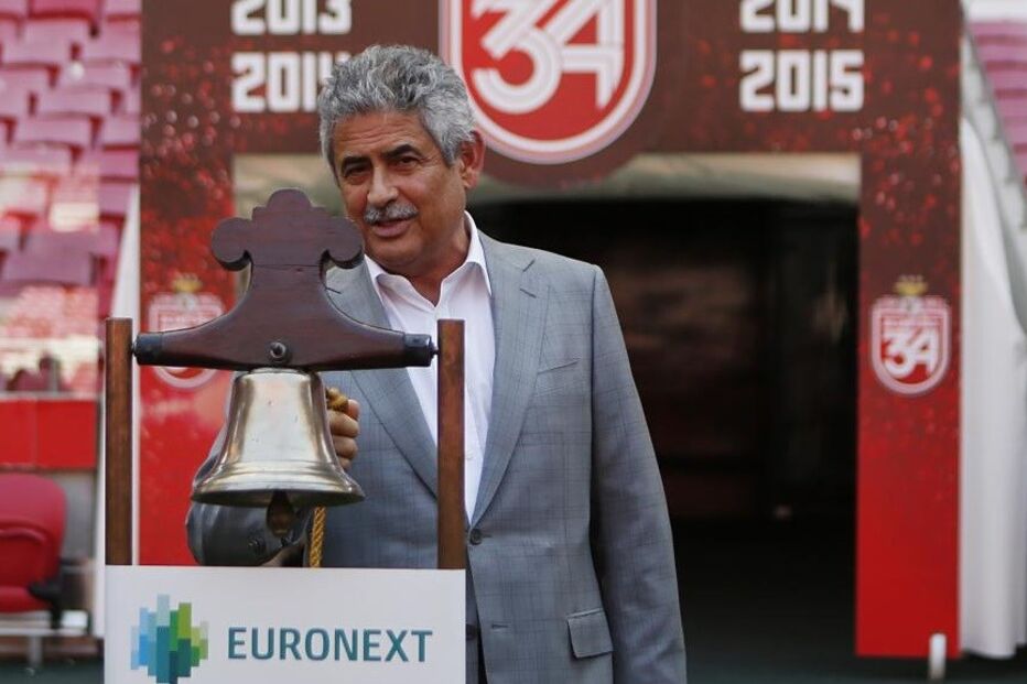 Luís Filipe Vieira toca o sino da Bolsa, em 2015