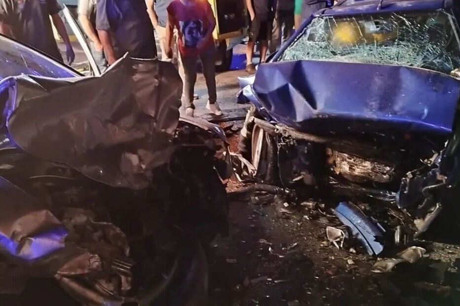 Viaturas ficaram destruídas 