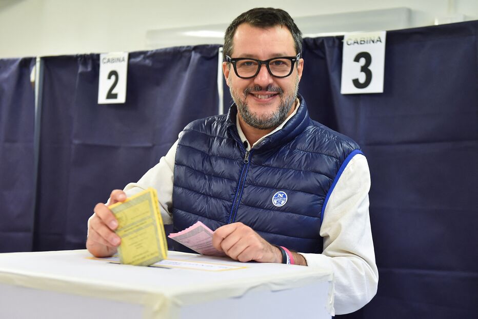 Líder do partido da Liga, Matteo Salvini, vota nas legislativas italianas