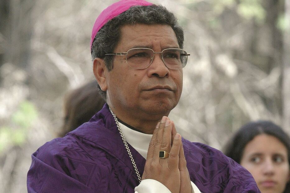 Ximenes Belo saiu de  Timor-Leste sob suspeita de abuso sobre menores