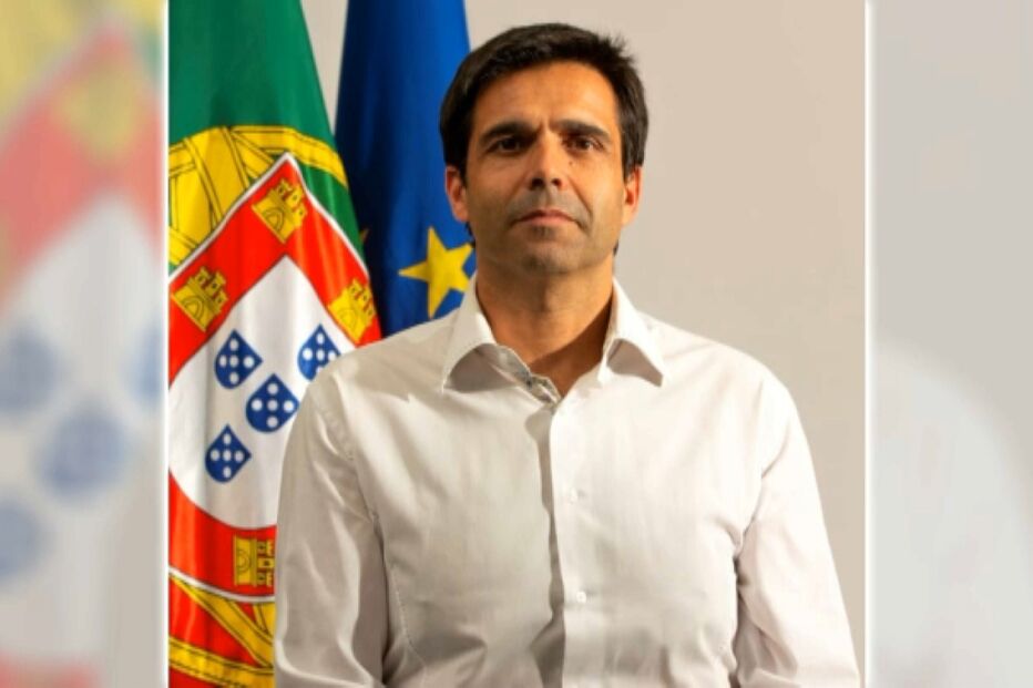 Secretário-geral da Presidência do Conselho de Ministros mantém-se em funções após buscas da PJ