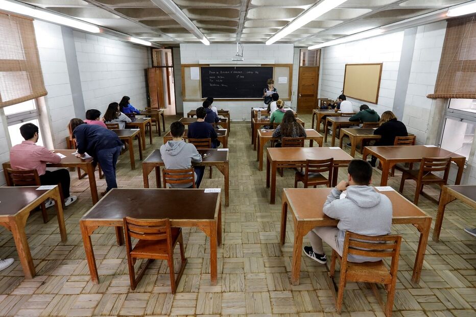 Alunos, professores, escola