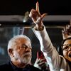 <![CDATA[ Primeira-dama do Brasil "preparada" para ver ataques à sua imagem com IA durante eleições no país ]]>