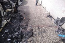 Carro incendiado