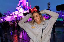 April Ivy na Disneyland