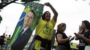 Bolsonaro à frente sem vitória à primeira volta