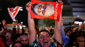 Lula ultrapassa Bolsonaro e lidera eleições presidenciais brasileiras