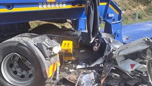 Bombeiro de Esmoriz morre após colisão entre dois camiões em Ovar