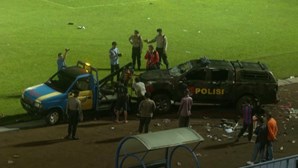 Federação indonésia suspende "para toda a vida" dois responsáveis do Arema FC