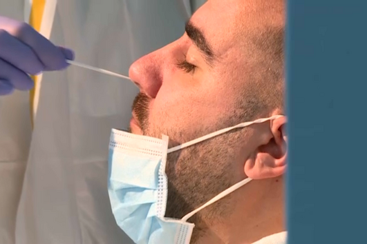 Fim do isolamento obrigatório e SNS 24 deixa de prescrever testes à Covid-19. Saiba o que muda 