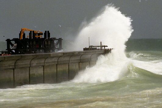 Forte agitação marítima