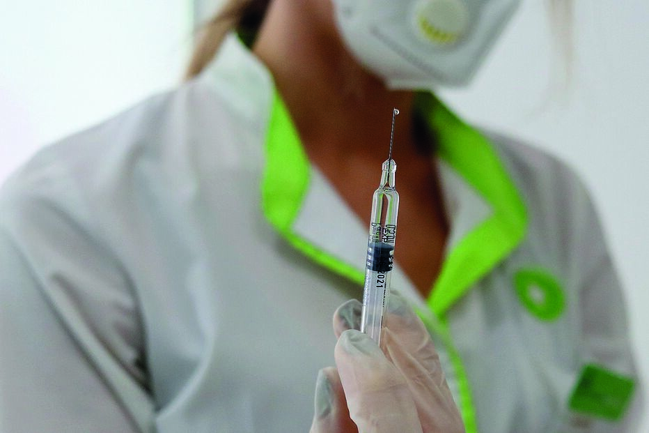 Enfermeiros, farmacêuticos, vacinação