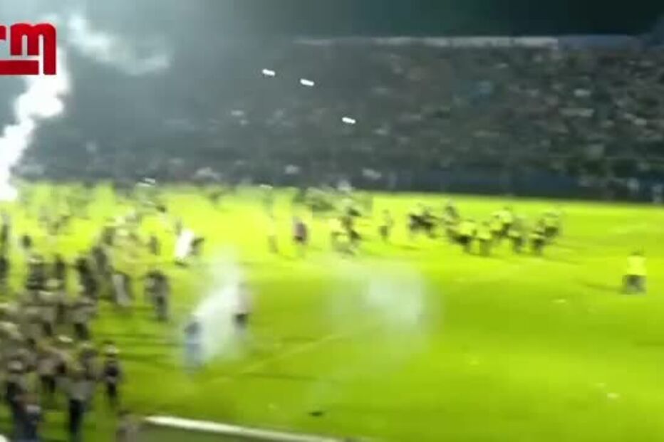 Motim em estádio na Indonésia