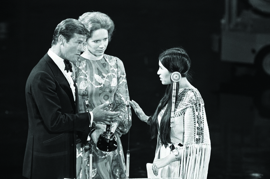 Atriz recusou receber em nome de Marlon Brando o Óscar de melhor ator