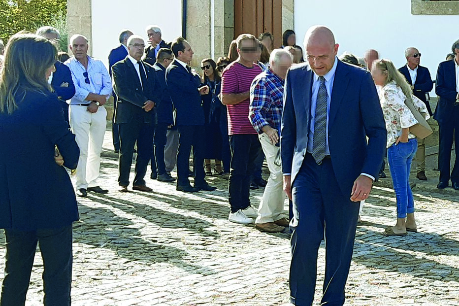 Pedro Passos Coelho nas cerimónias fúnebres da mãe