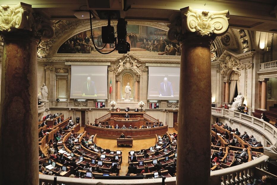 Assembleia da República, reformas, dinheiro